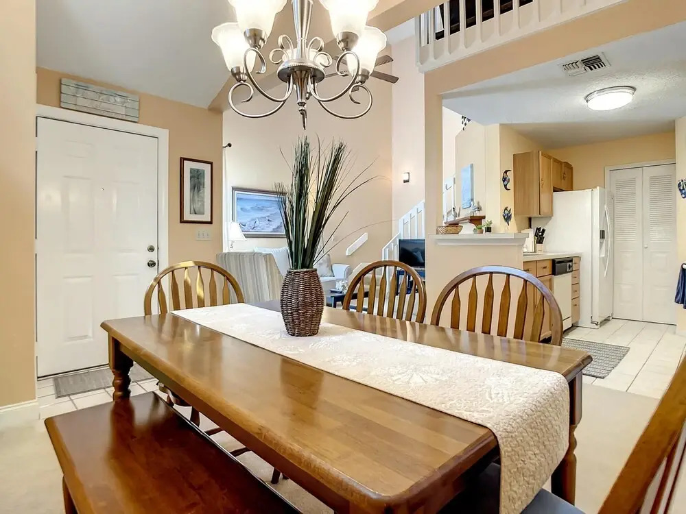 2nd Level Sun Beach Club Across From Beach Shopping and Dining Sbc861