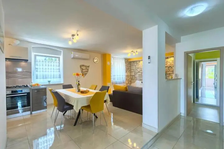 Apartment Viola ,2019
