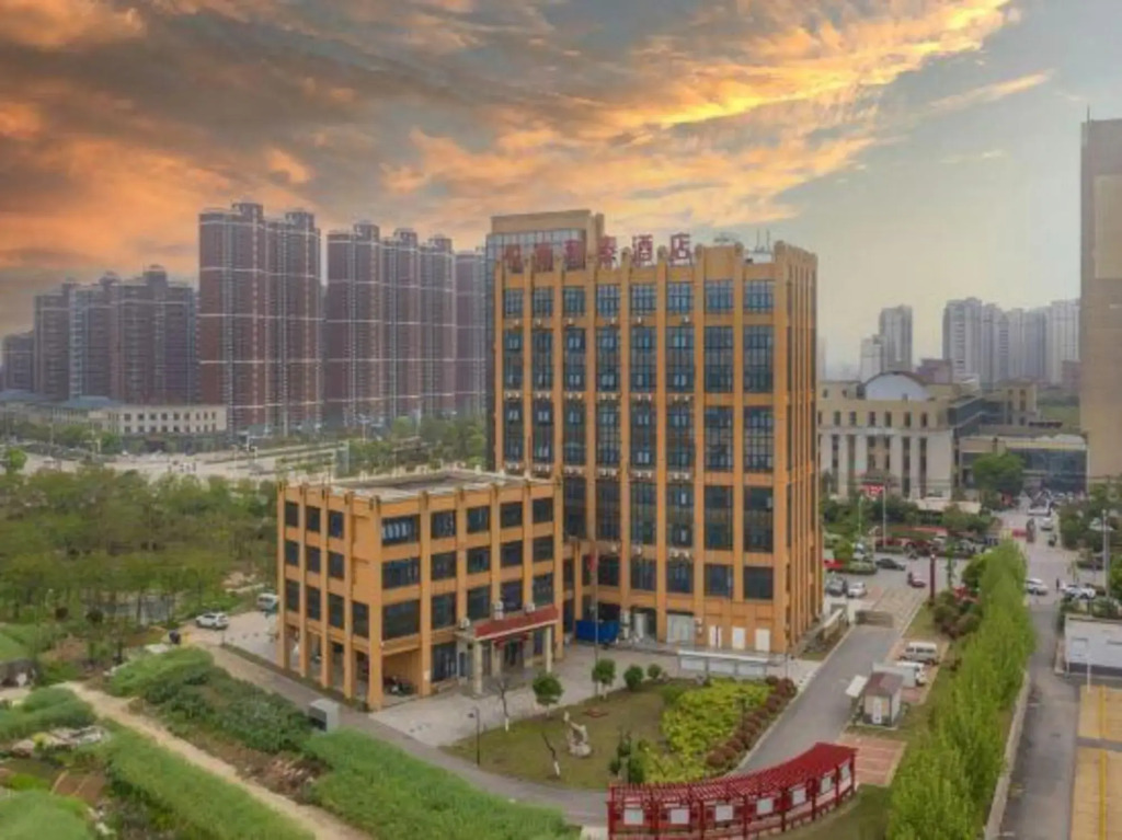 He County Hetai Holiday Hotel