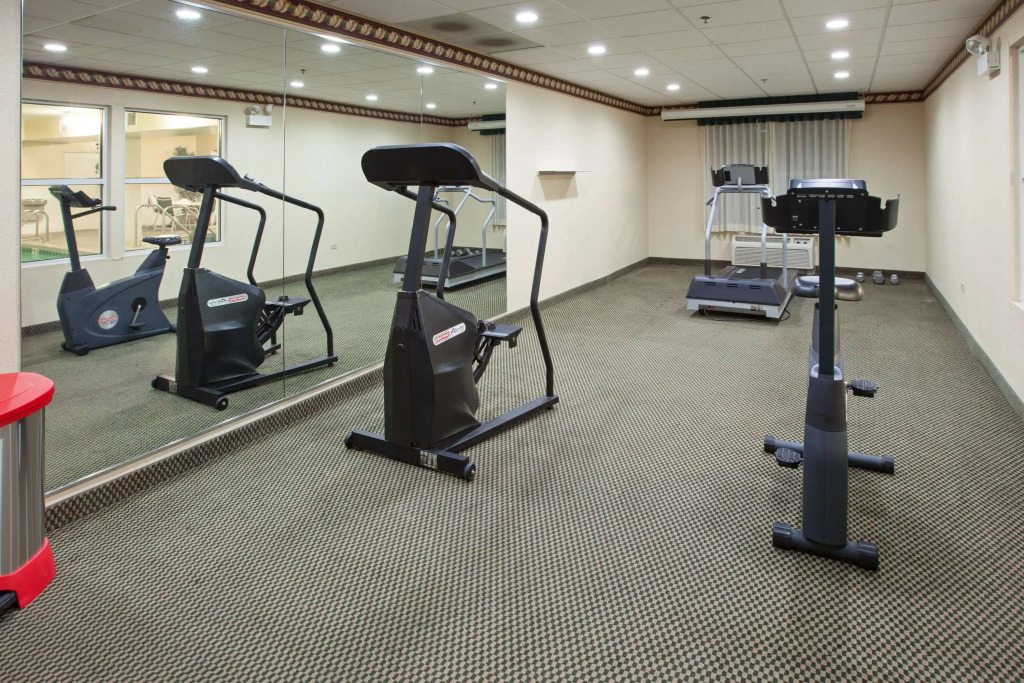 Country Inn & Suites by Radisson, Chicago OHare South, IL