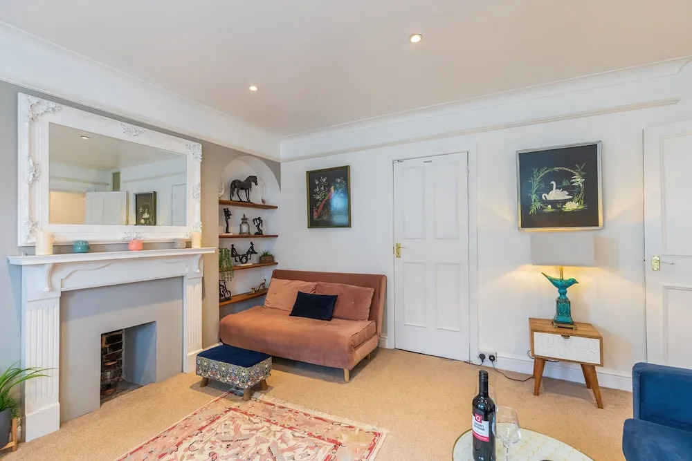 Seafront Apartment Private Garden & Free Parking
