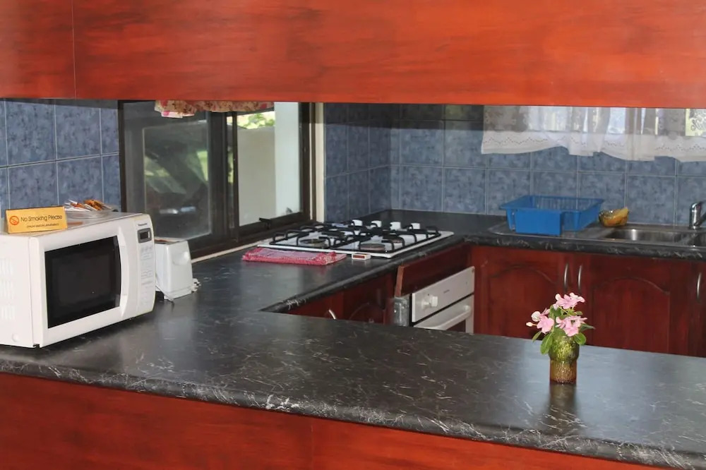 Shalini Garden Hotel & Apartments