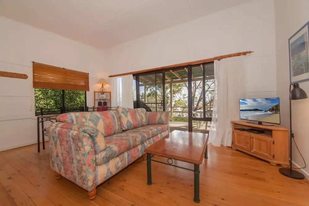 Thurlow Avenue, 48