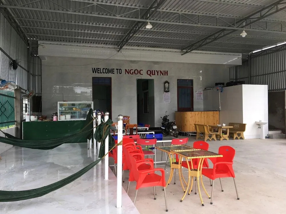 Khách sạn Ngọc Quỳnh