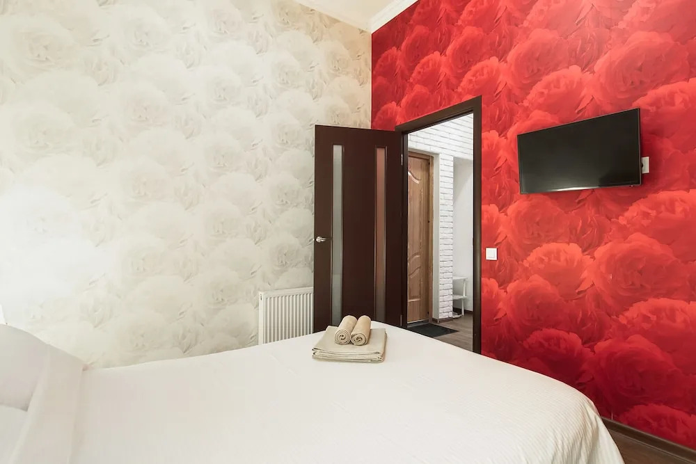 LeonRooms Onilovoy 18-1