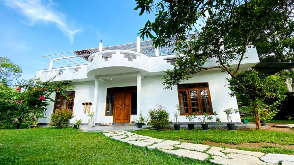 Madiha Surf House Lanka