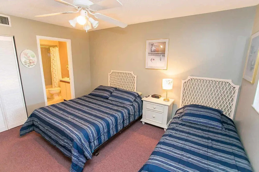Oceanfront Luxury: 2BR Condo, St. Augustine