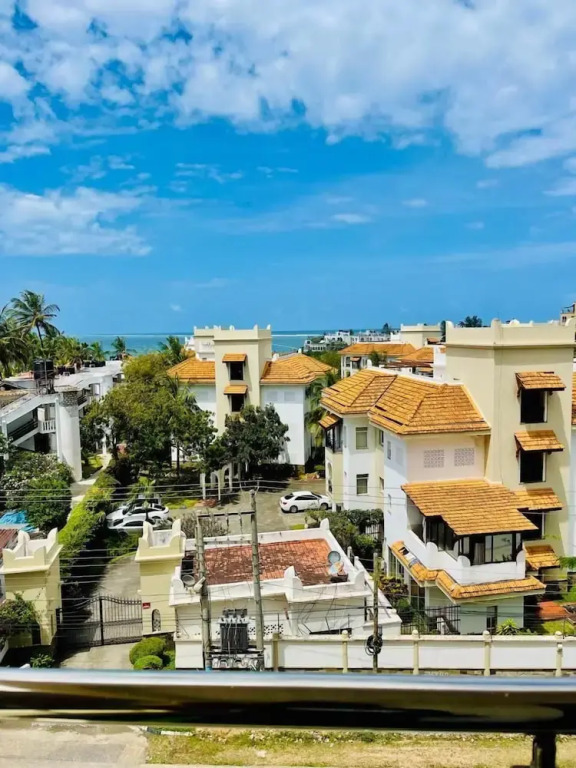 Third Avenue Beach Apartments