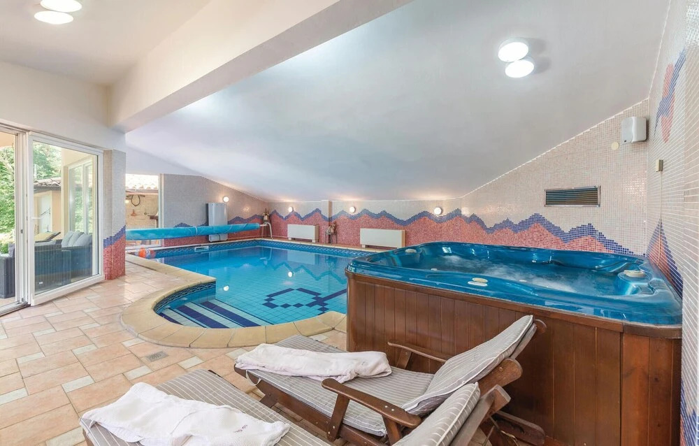 Amazing Home In Belavici With Sauna