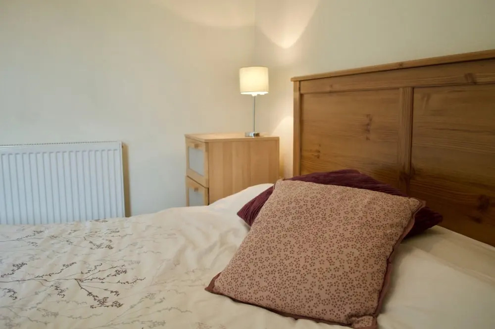 1 Bedroom Flat In Meadowbank