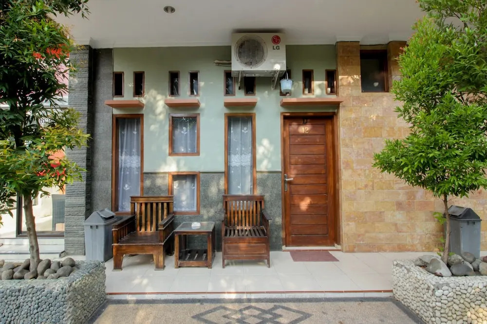 OYO 820 Abad Baru Hotel