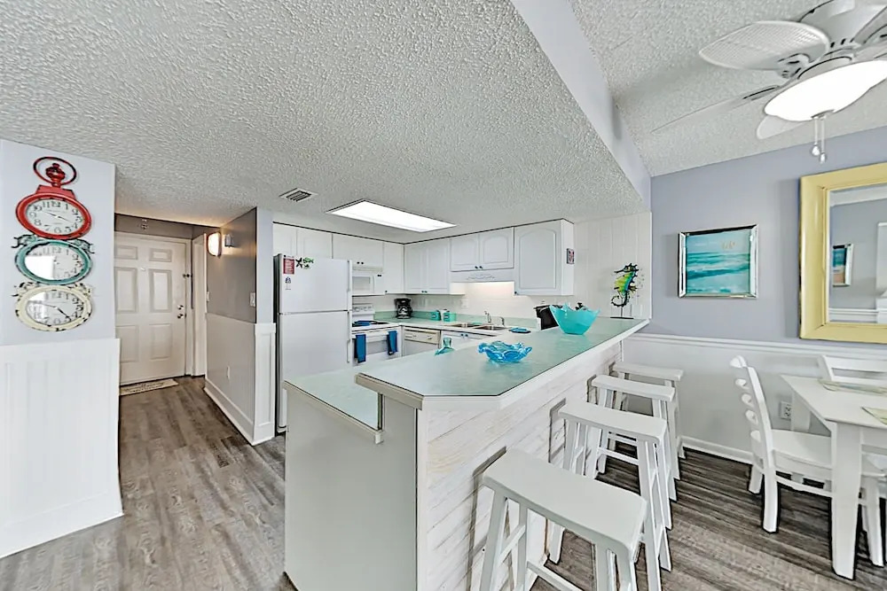 1005wate 3 Bedroom Condo