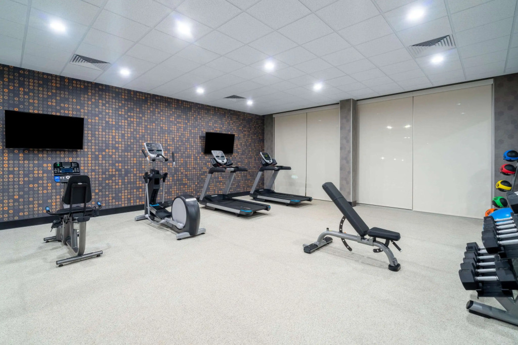 La Quinta Inn & Suites by Wyndham Louisville NE - Old Henry Rd