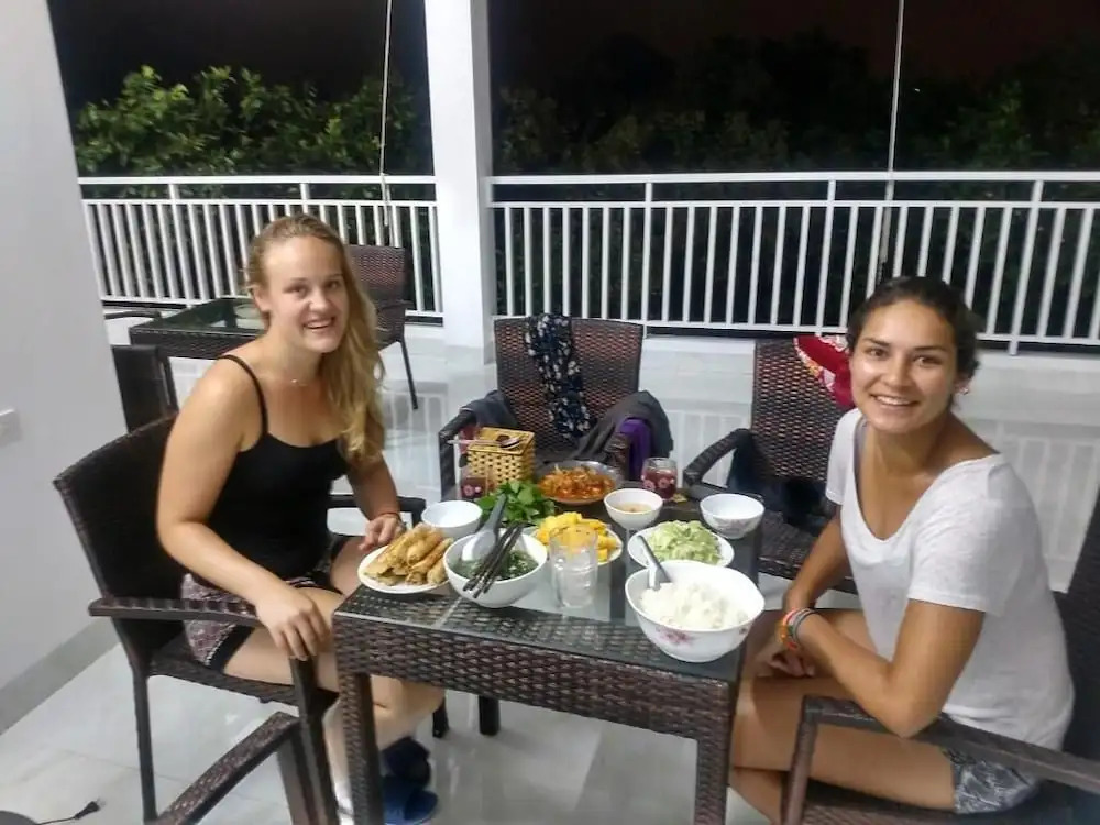 Tuyets Homestay