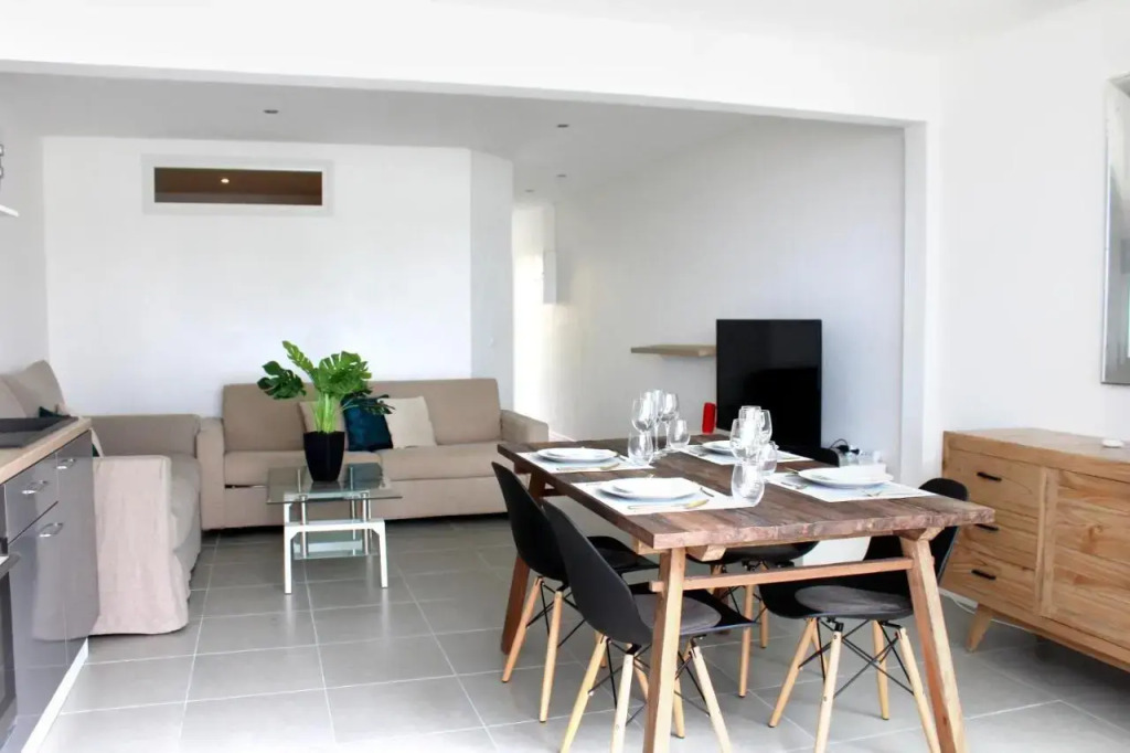 Blue Vista - 1 Bedroom Condo in Nettle Bay