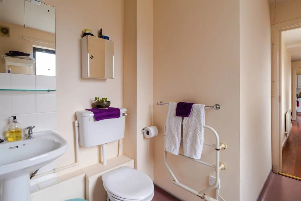 A Cosy 1 Bedroom Flat With a Balcony