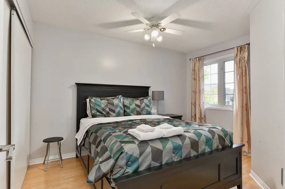 QuickStay - House by The Lake (3Bdrm Near Go Station)