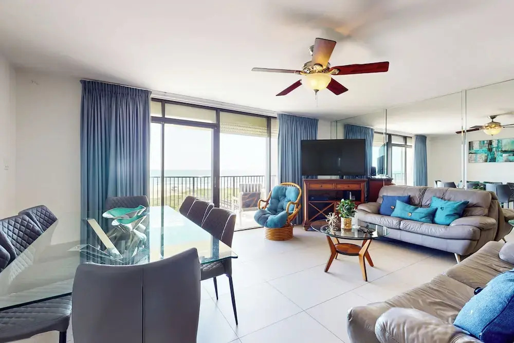 All-suite Coastal Retreat: Suntide III - Unit 405