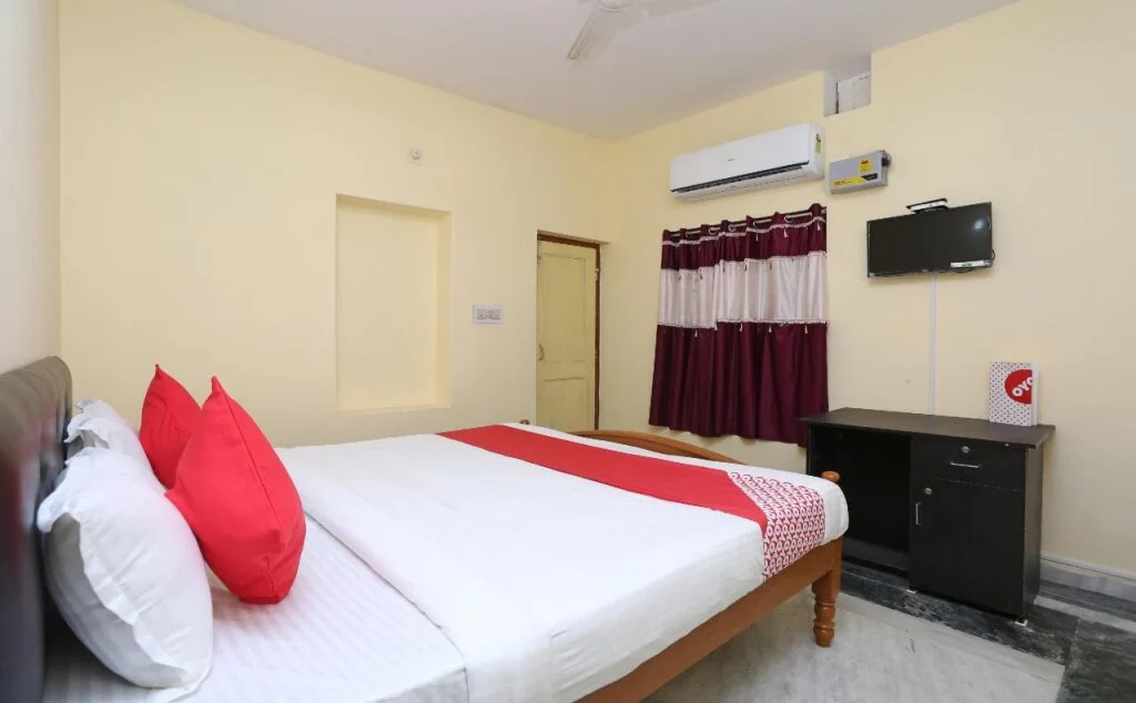 OYO 19323 Shiv Sai Guest House