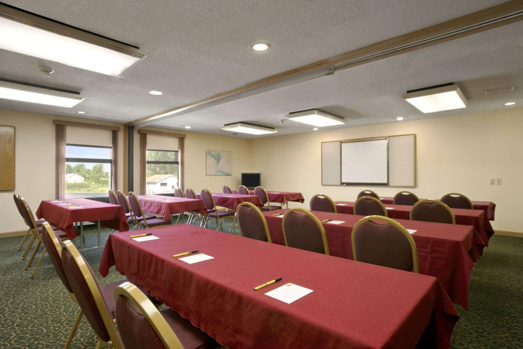 Super 8 by Wyndham Columbia City
