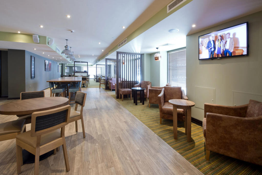 Premier Inn Edinburgh City Centre(York Place)