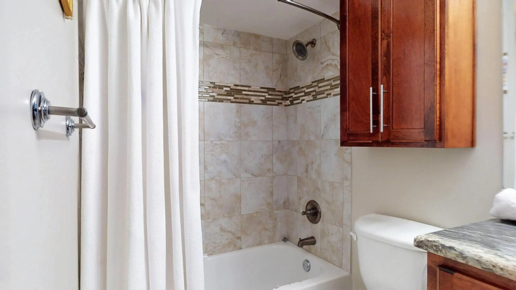 Beach Manor 0802