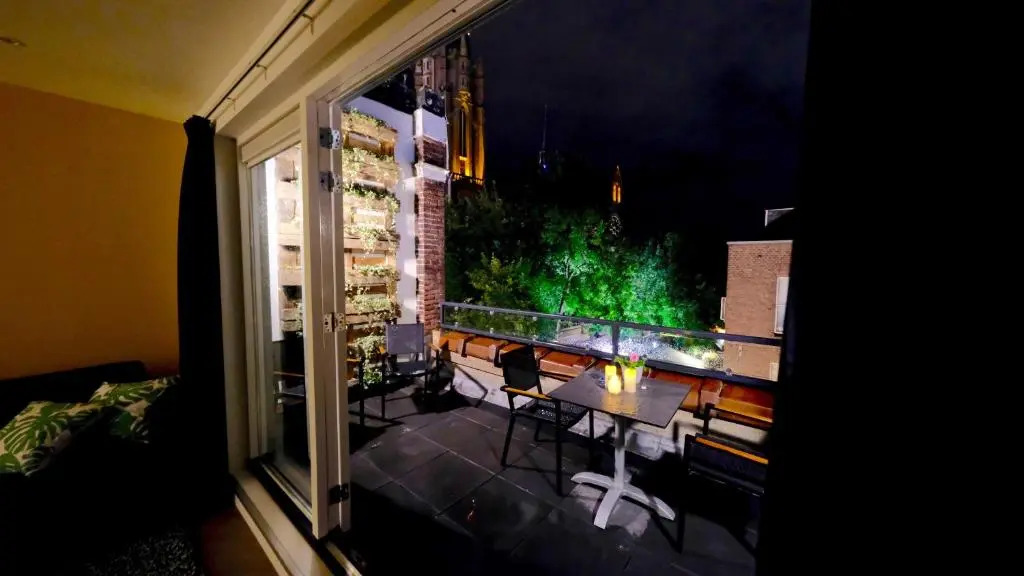 Sunny 45m2 Penthouse with Balcony and Terrace