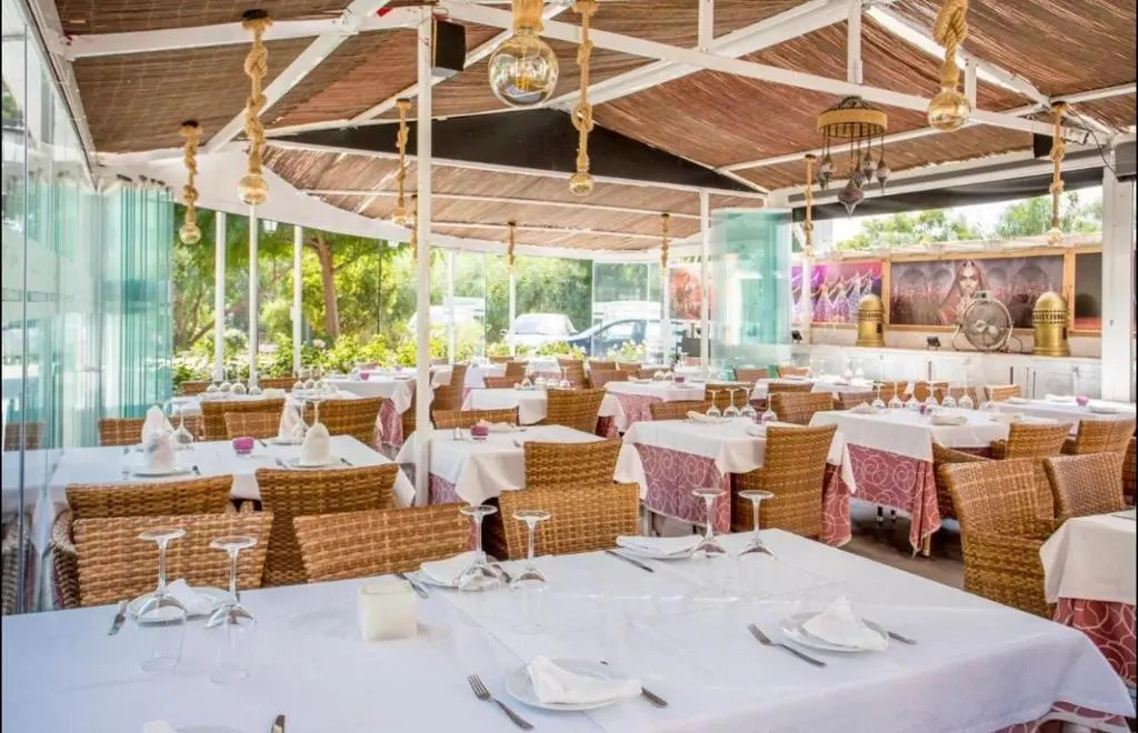 Luxury beach side apartment in Marbella Playa