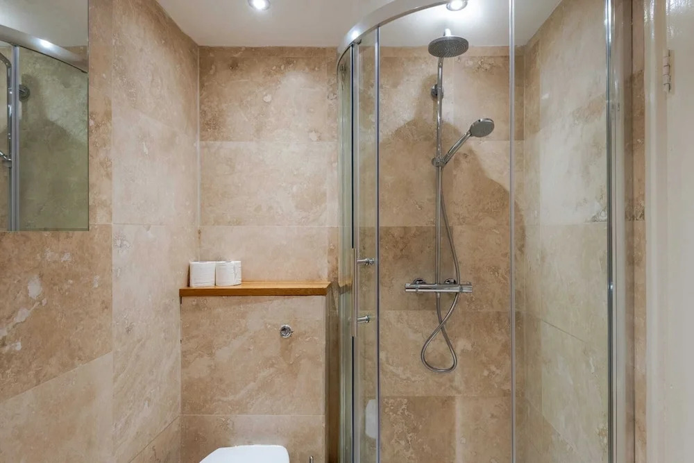 Fantastic Central 3 bed, 8 guests, Regent's Park and Oxford St by GuestReady