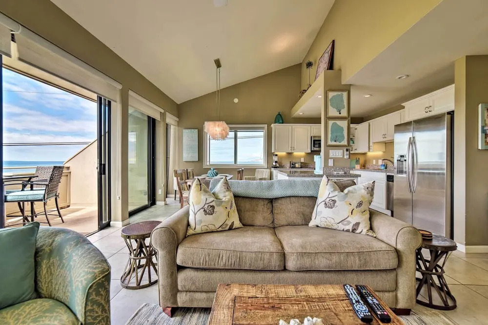 Ocean-view Kihei Condo w/ Pool Access!