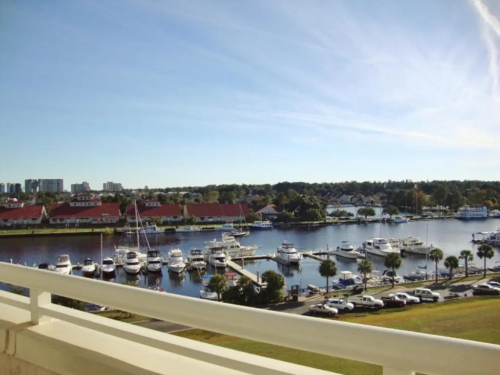 Yacht Club Villas #1-703