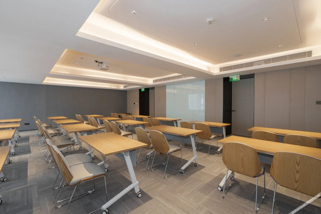 JI Hotel (Shenzhen International Convention and Exhibition Center Fuhai)
