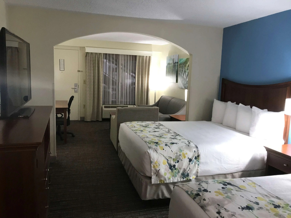 Best Western Inn & Suites Monroe