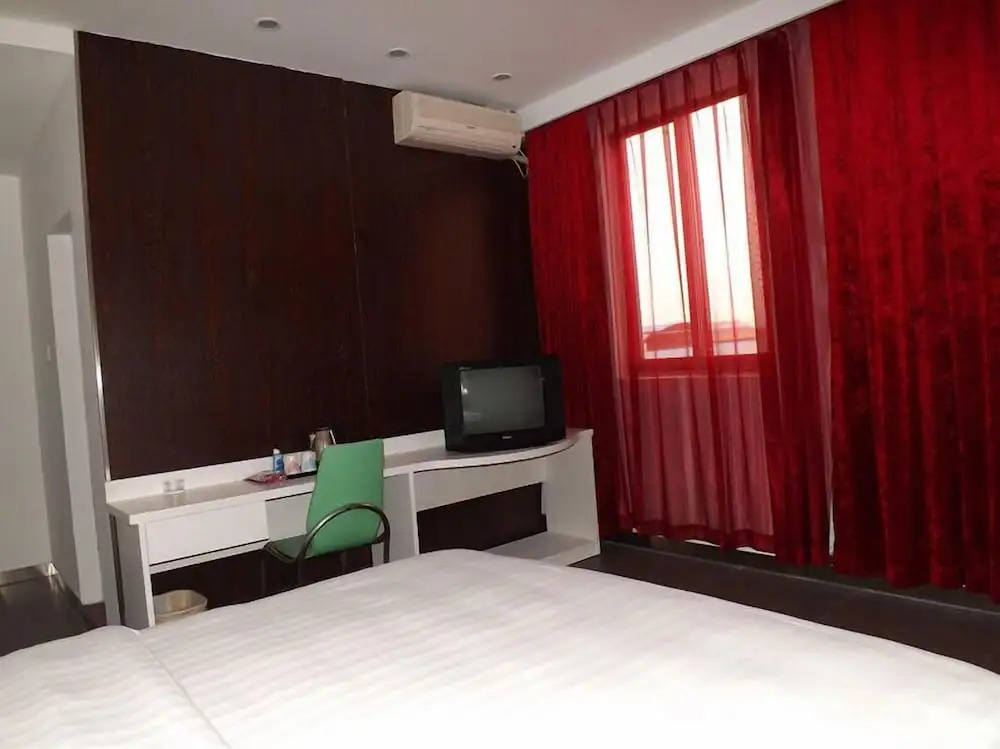 V8 Hotel Xi Lang Branch