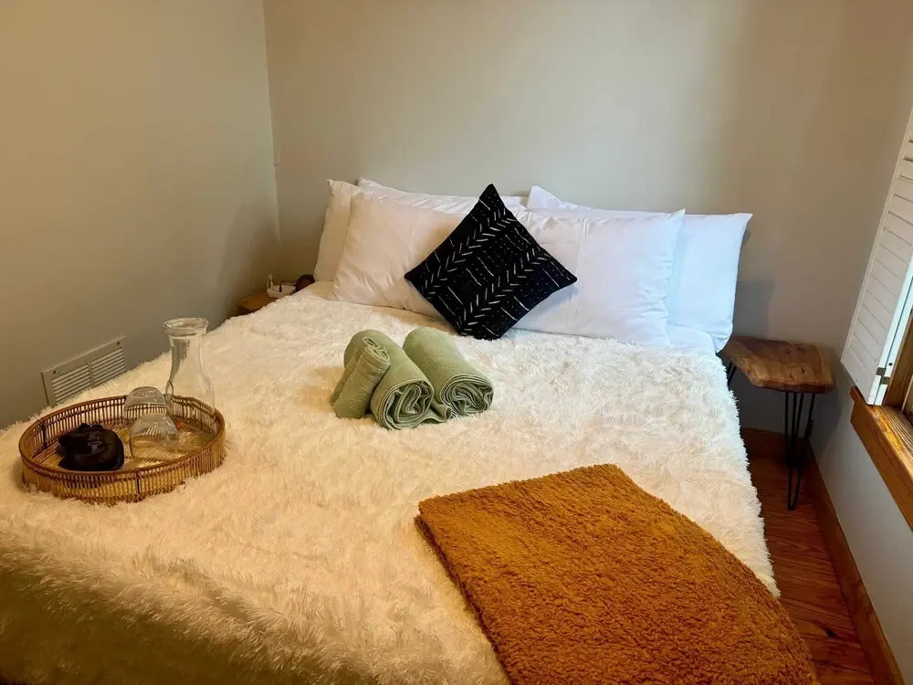 Free Parking - Prime Location - Downtown