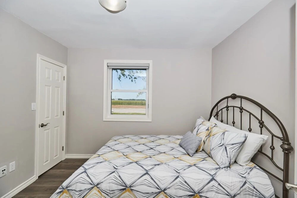 Niagara Vineyard Contemporary