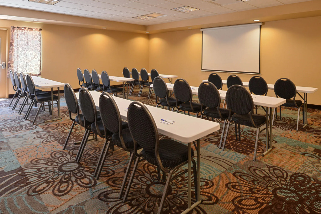 Holiday Inn Express & Suites Globe by IHG