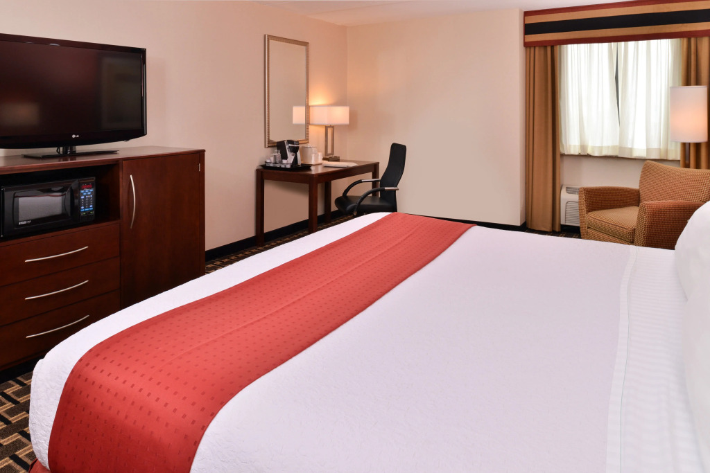 Holiday Inn New London by IHG