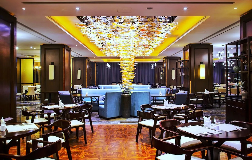 Jun Sun Hotel