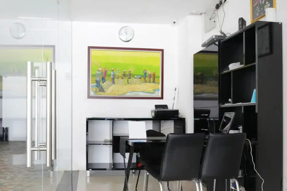 Airy Thamrin Kota Bumi 31 Jakarta
