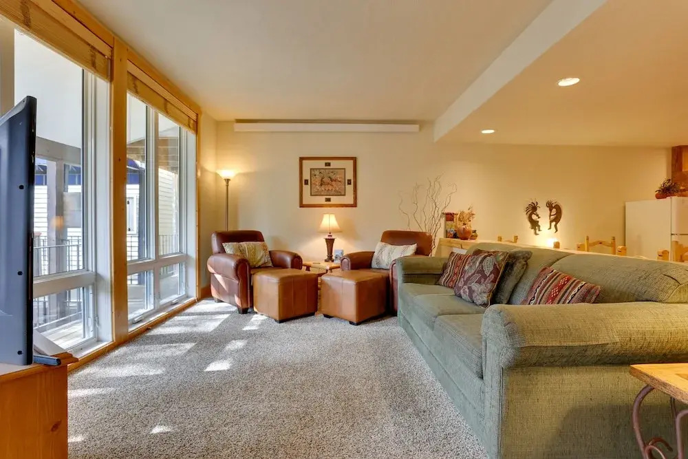 1/2 Mi to Granby Ranch: Townhome w/ Fireplace!