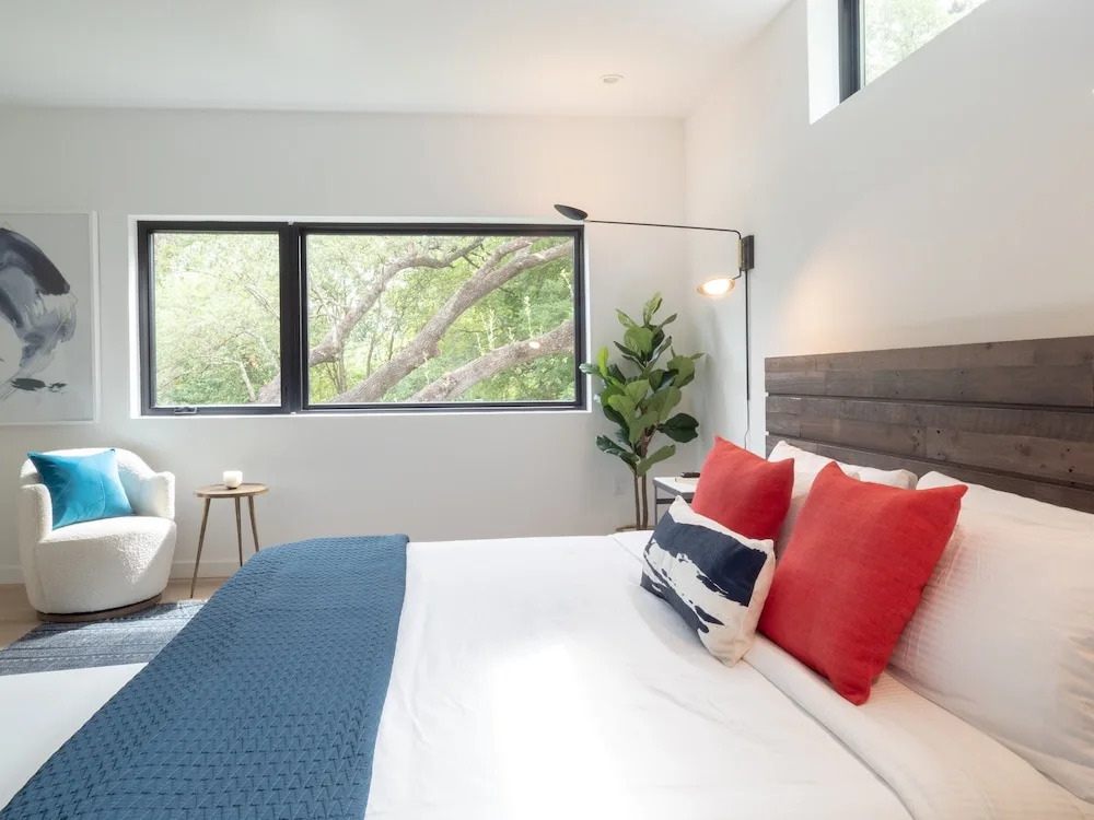 The Living Local Dojo Atx 4 Bedroom Condo