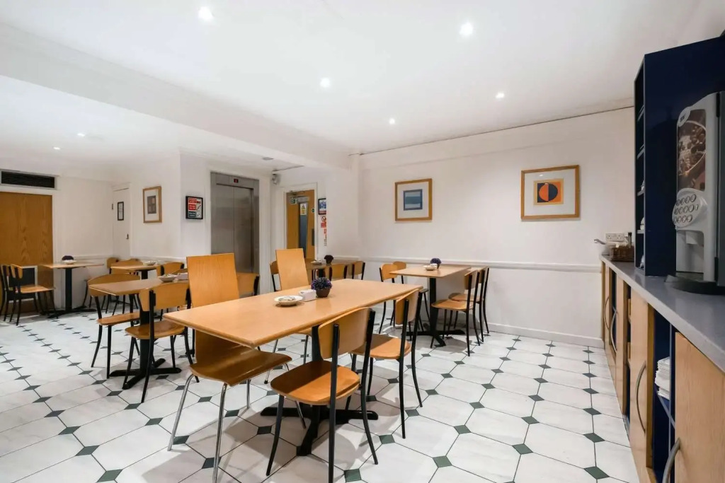Kings Cross Inn Hotel