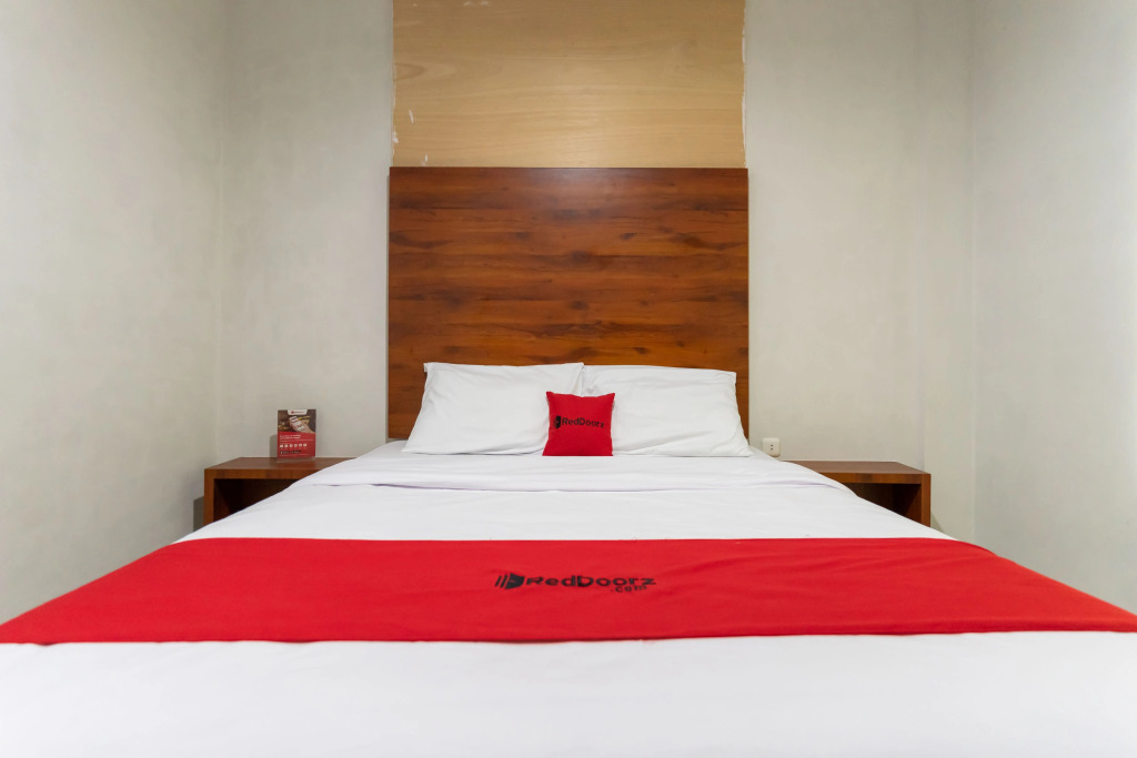 RedDoorz Syariah near Titi Bobrok Medan