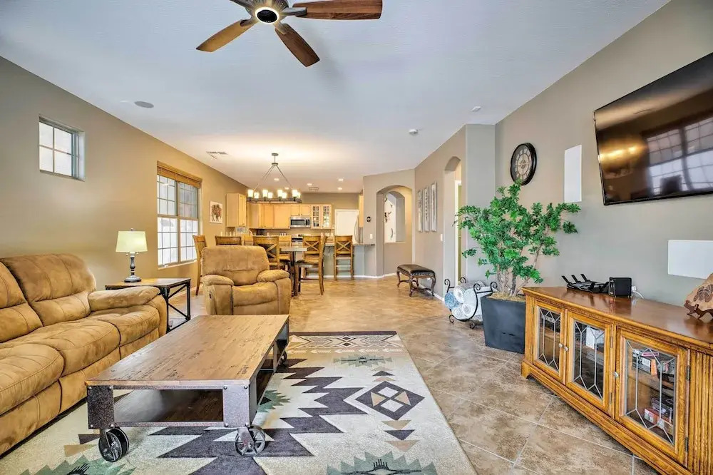 Family Home w/ Pool, BBQ & Fire Pit in Goodyear