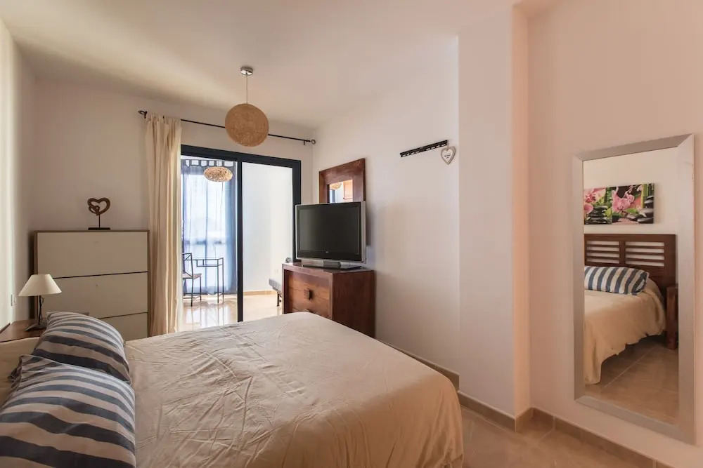 El Mirador: sea views from the shore