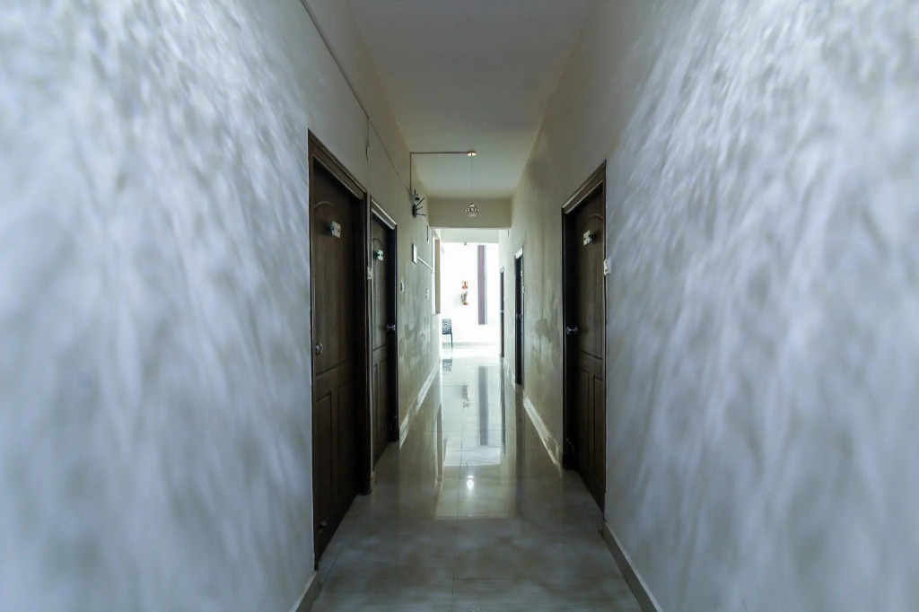 R-inn by OYO Rooms