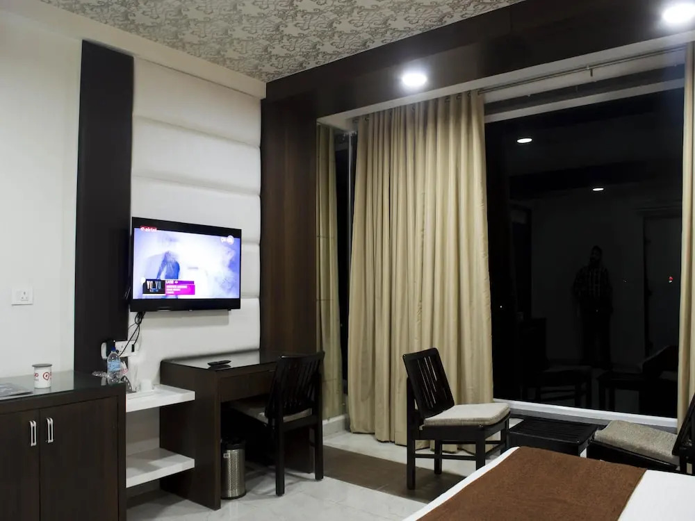 OYO 2146 Hotel Tilak