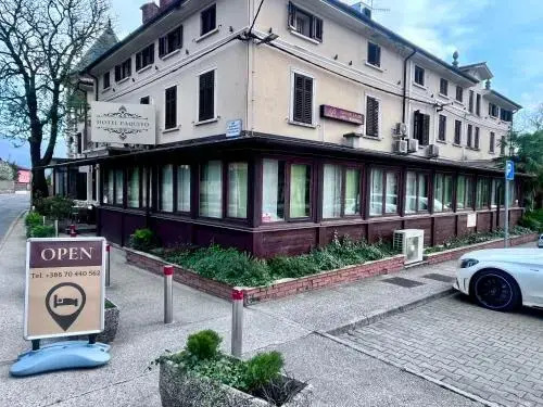 Hotel Casino Restaurant Paquito