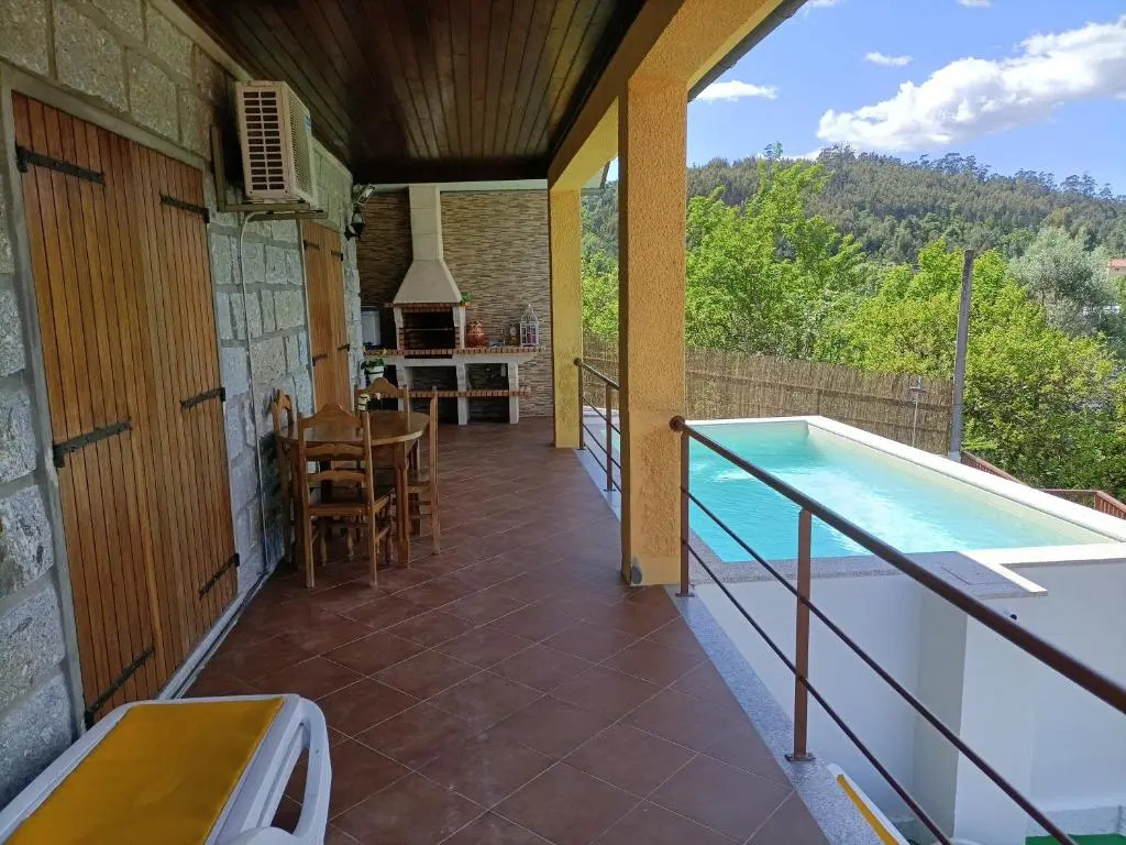 Casa Amarela da Caniçada
